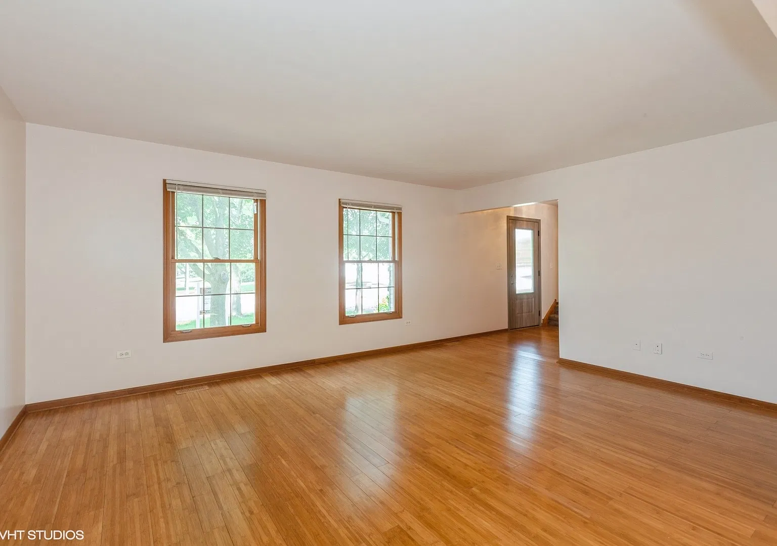 4 bed, 3.5 bath, 2972 sqft, $3,800 — Photo 3
