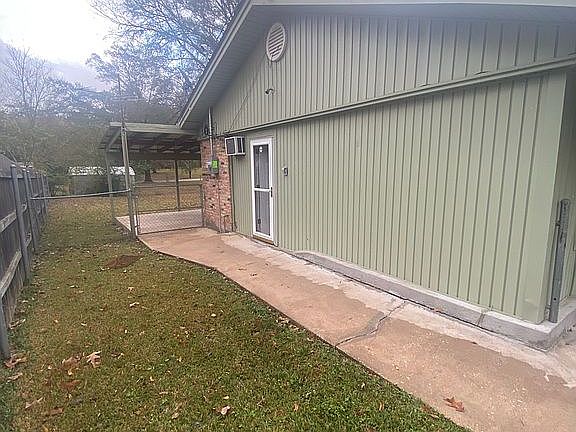 3rd image of 400 Rosebrook Dr