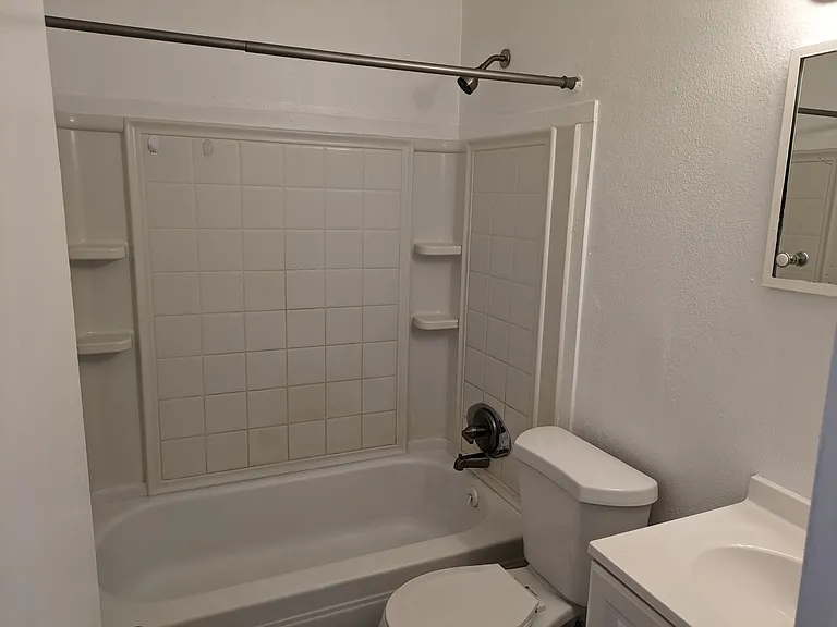 140 Minna Ln #202 — Photo 8
