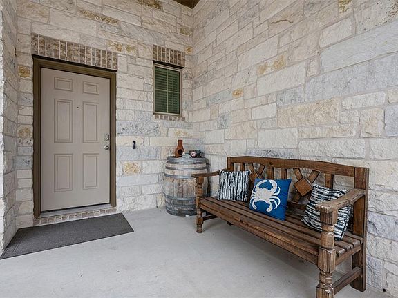 5th image of 241 Earl Keen St