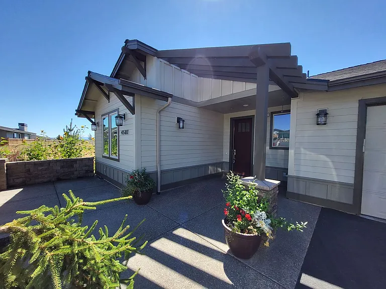 4581 SW Zenith Point Court — Photo 2