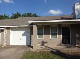 600 Hedgewood Dr #B, Georgetown, TX 78628