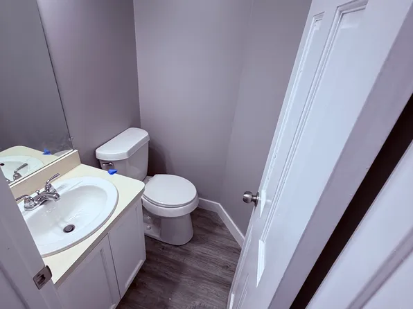 24627 Lake Meadow Dr, Harrison Township, MI 48045