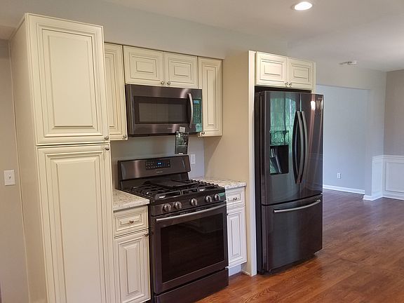 5th image of 629 Woodsway Dr