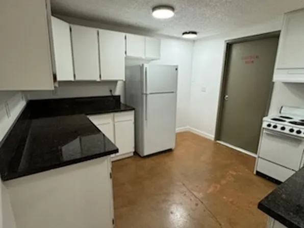 345 E Oregon Ave #141, Creswell, OR 97426
