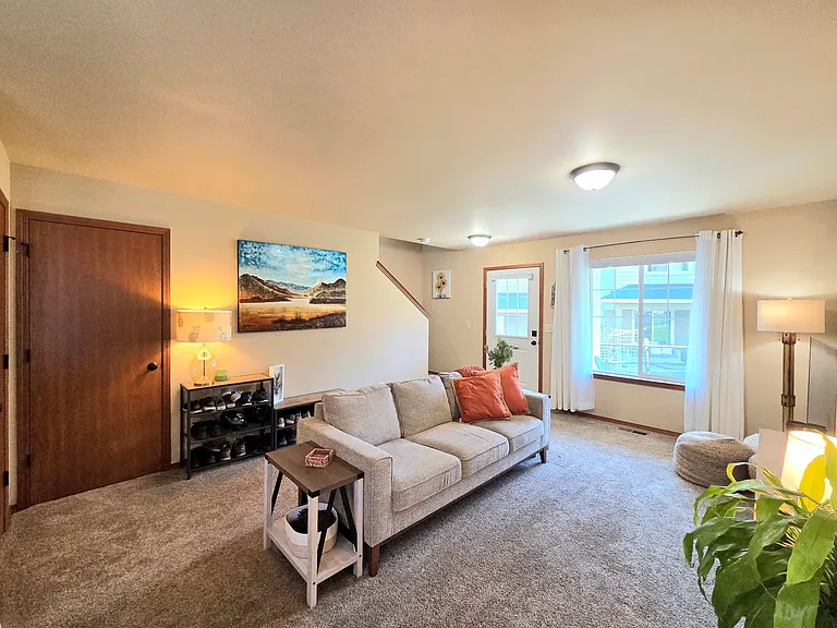 2123 Roper Ln — Photo 2