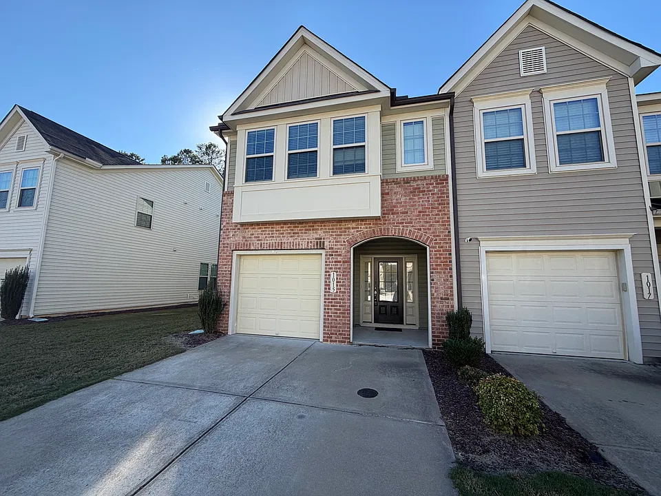 1015 Grand Ridge Dr