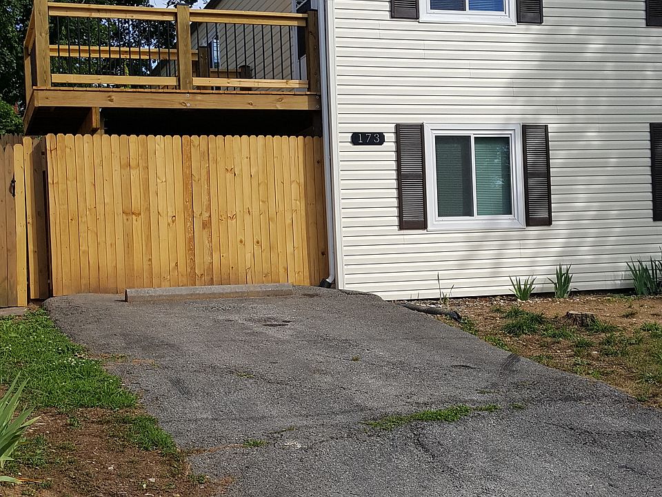 Upstairs unit w/deck & fenced yard
