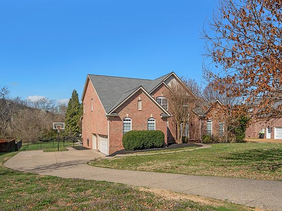 5th image of 1811 Grey Pointe Dr