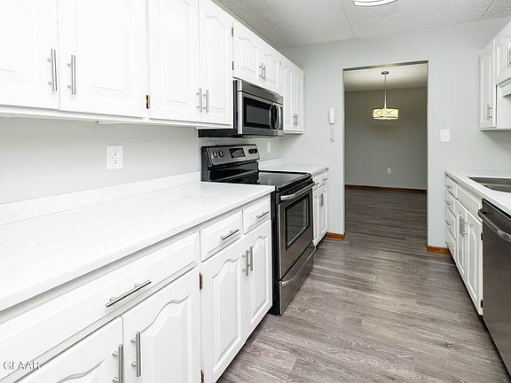 4th image of 2200 S 29th St Unit 31S