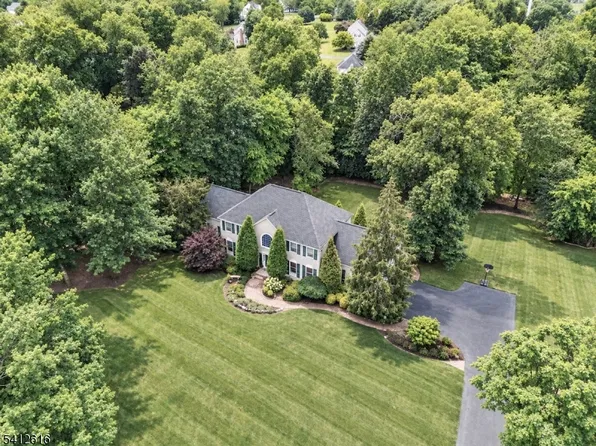 1 Maxwell Ct, Raritan Twp., NJ 08822
