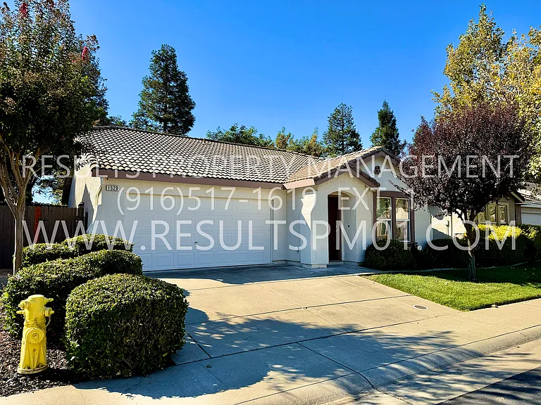 1529 Blue Squirrel St — Photo 4