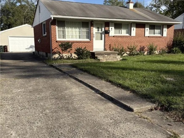 3700 Valleywood Dr, Dayton, OH 45429