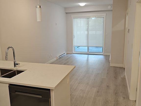 3rd image of 33996 Pine St #100