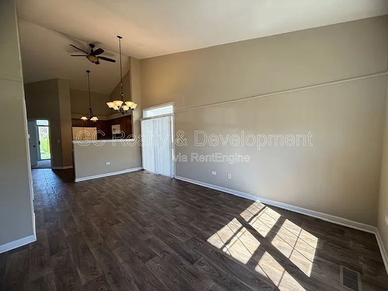 1652 Cesario Dr — Photo 3