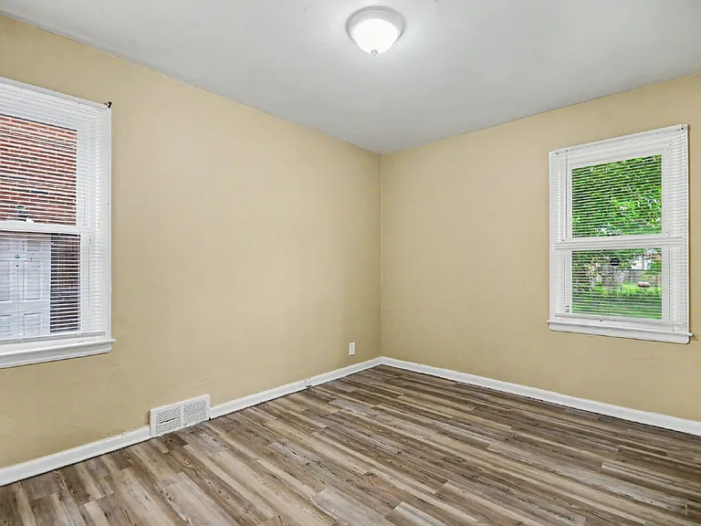 15474 Prest St — Photo 11