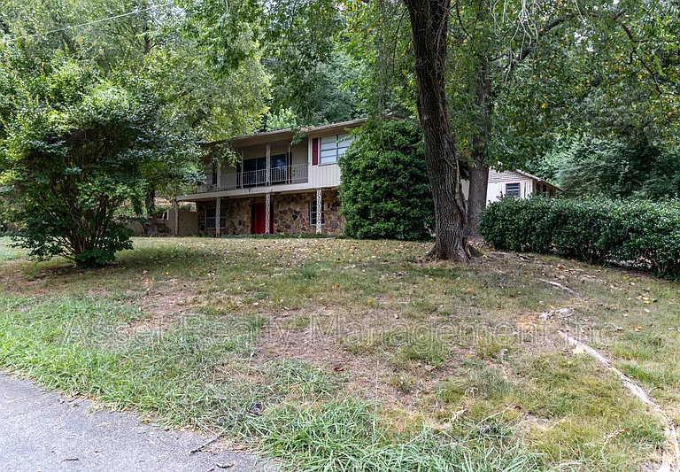 630 Colonial Dr — Photo 7