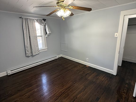 4th image of 192 Rock St