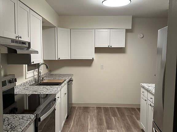 4th image of 114 E Poplar Dr