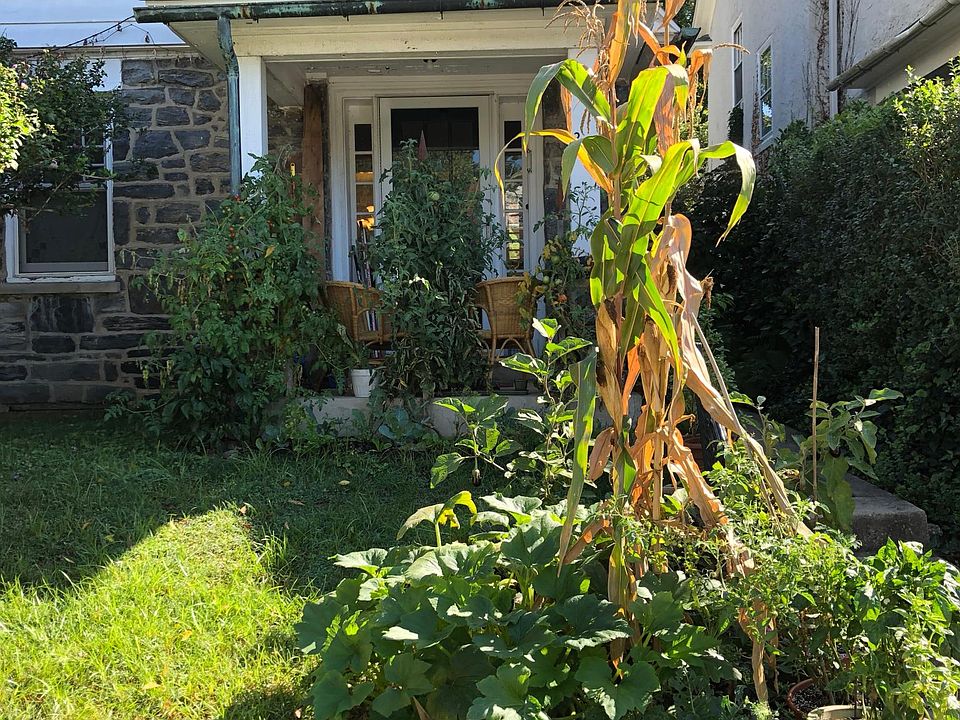 2nd image of 209 Dudley Ave
