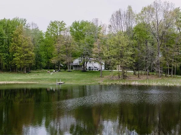 6060 Dalton Fox Lake Rd, North Lawrence, OH 44666