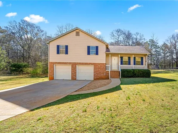 135 Tanyard Ct, Newborn, GA 30056