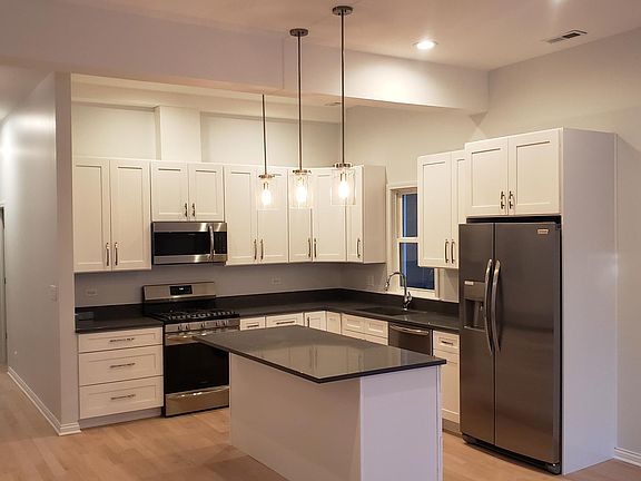 2nd image of 1614 N Sedgwick St #1