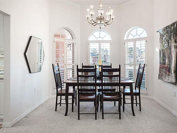 5th image of 4086 Oak Pointe Dr