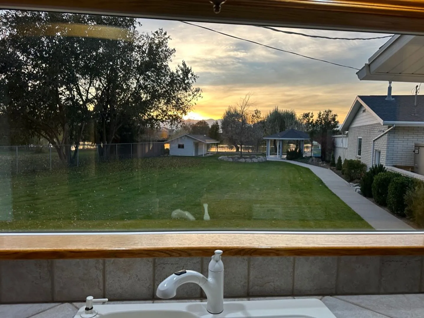 3bd 3bth Home-1 Acre on the Water! — Photo 4