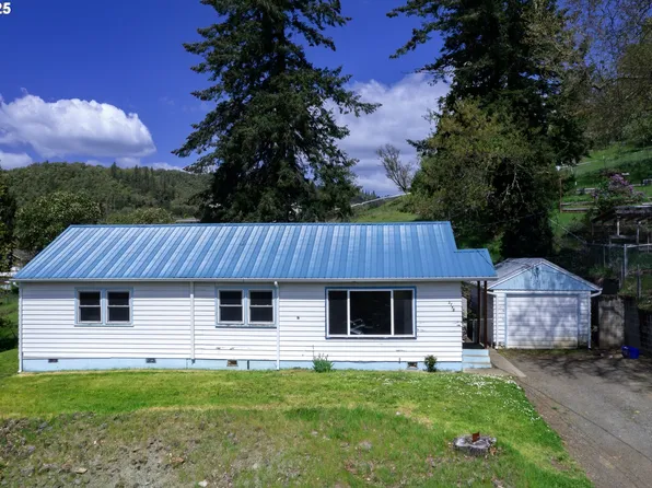 2758 NE Gordon Ave, Roseburg, OR 97470