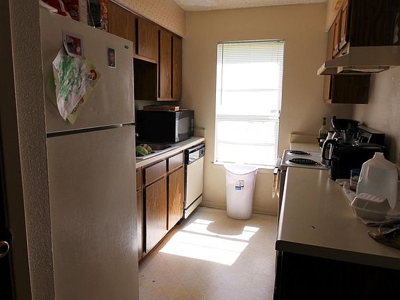 2nd image of 1000 Summer Court Cir #D