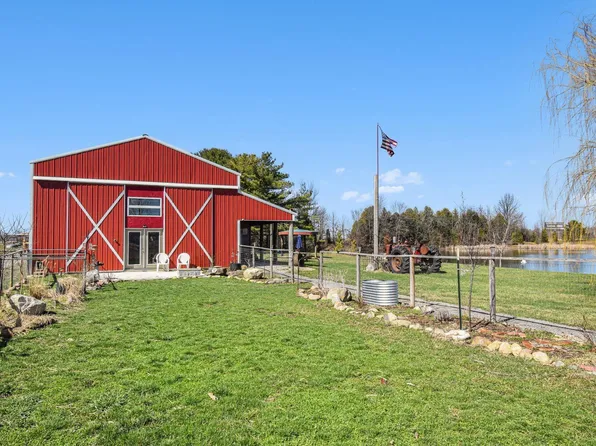 10647 Hawthorn Rd, Plymouth, IN 46563