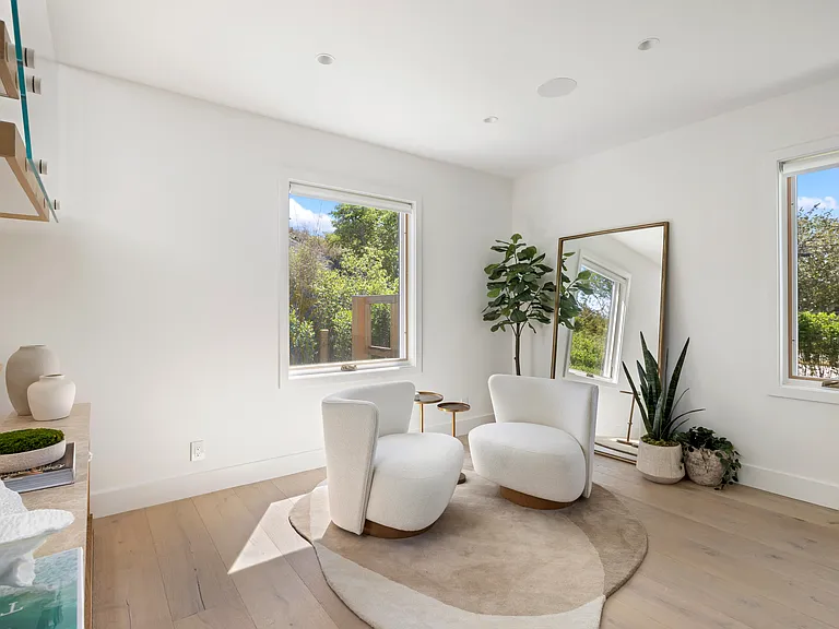 28 Hoppin Ave — Photo 11