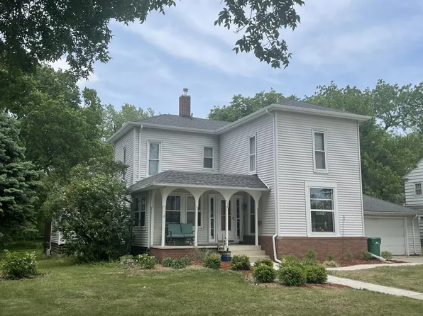 415 N 3rd St, Marshall, MN 56258