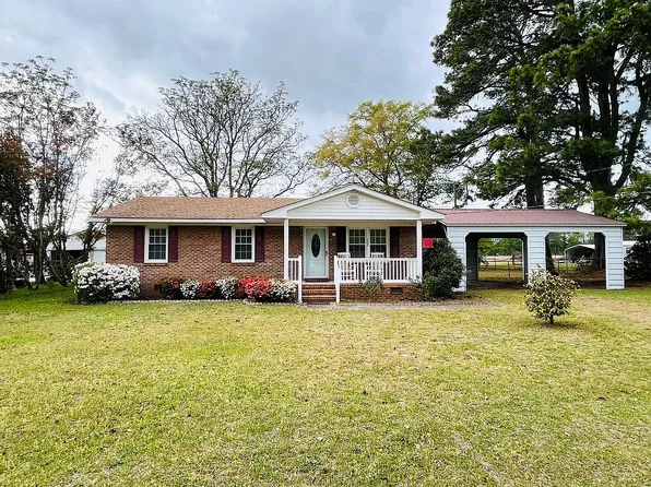 1234 Pleasant Grove Church Rd, Bladenboro, NC 28320