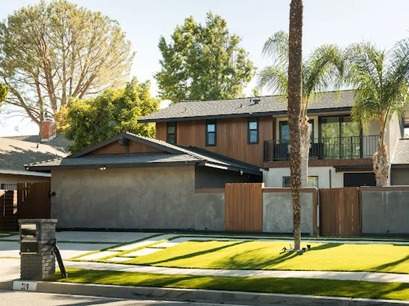 229 Kanan Rd, Oak Park, CA 91377