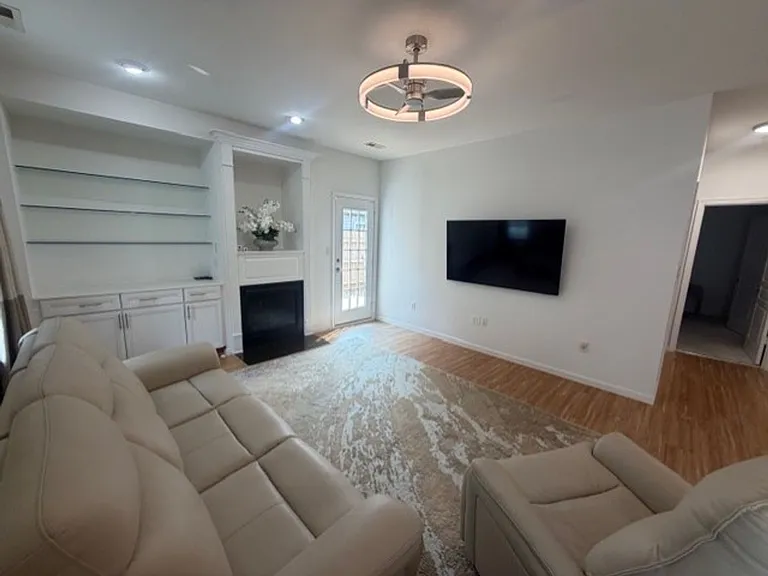 5301 Brinsley Ln — Photo 17