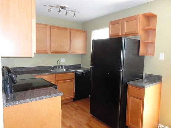 3rd image of 1261 Clarkson Ct