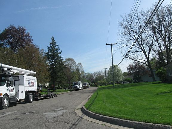 4th image of 3076 Moraine Dr