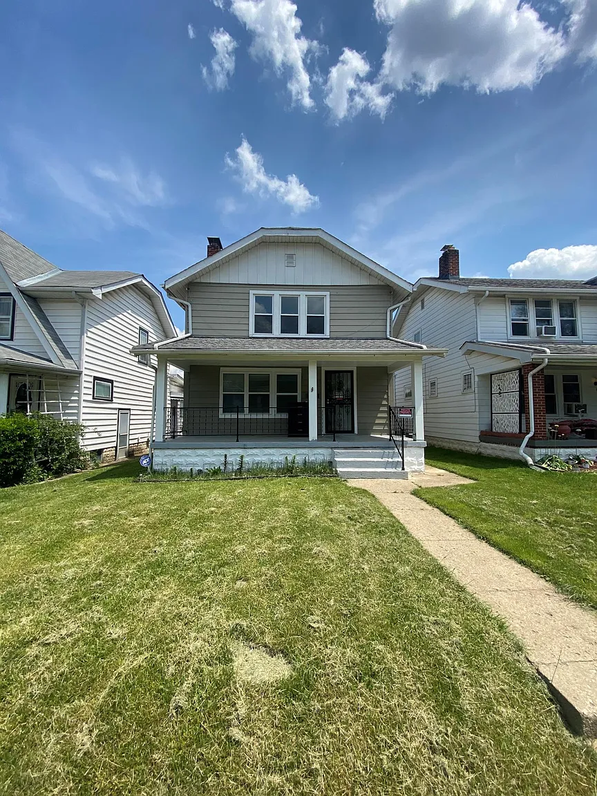 814 S Richardson Ave photo 1
