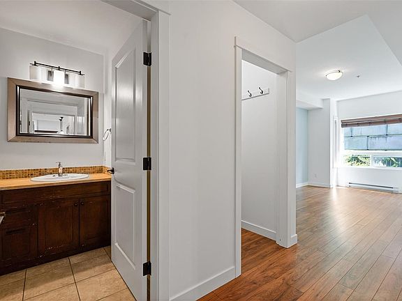 3rd image of 201 Nursery Hill Dr #109