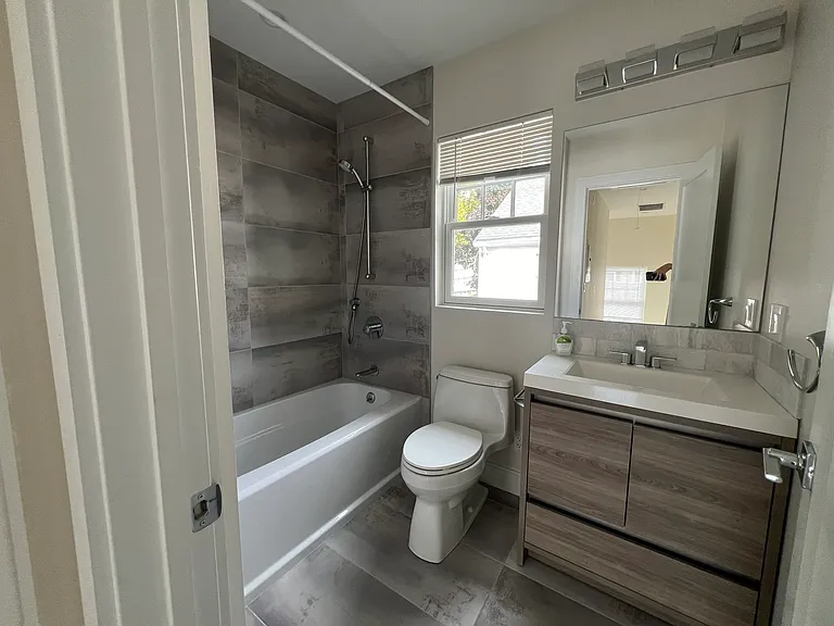 19 Loomis Ave — Photo 25