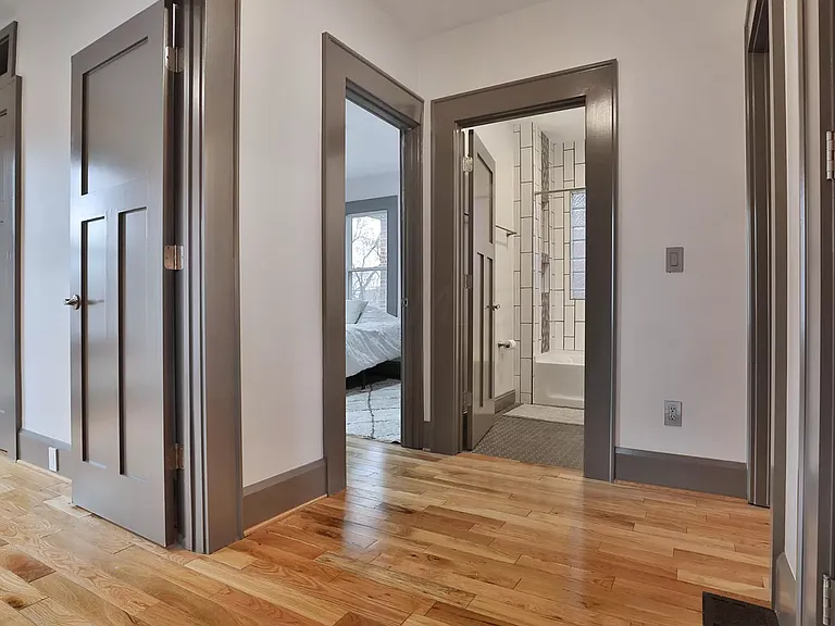 927 E Livingston Ave — Photo 22