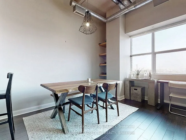 700 King St W #1101 — Photo 7