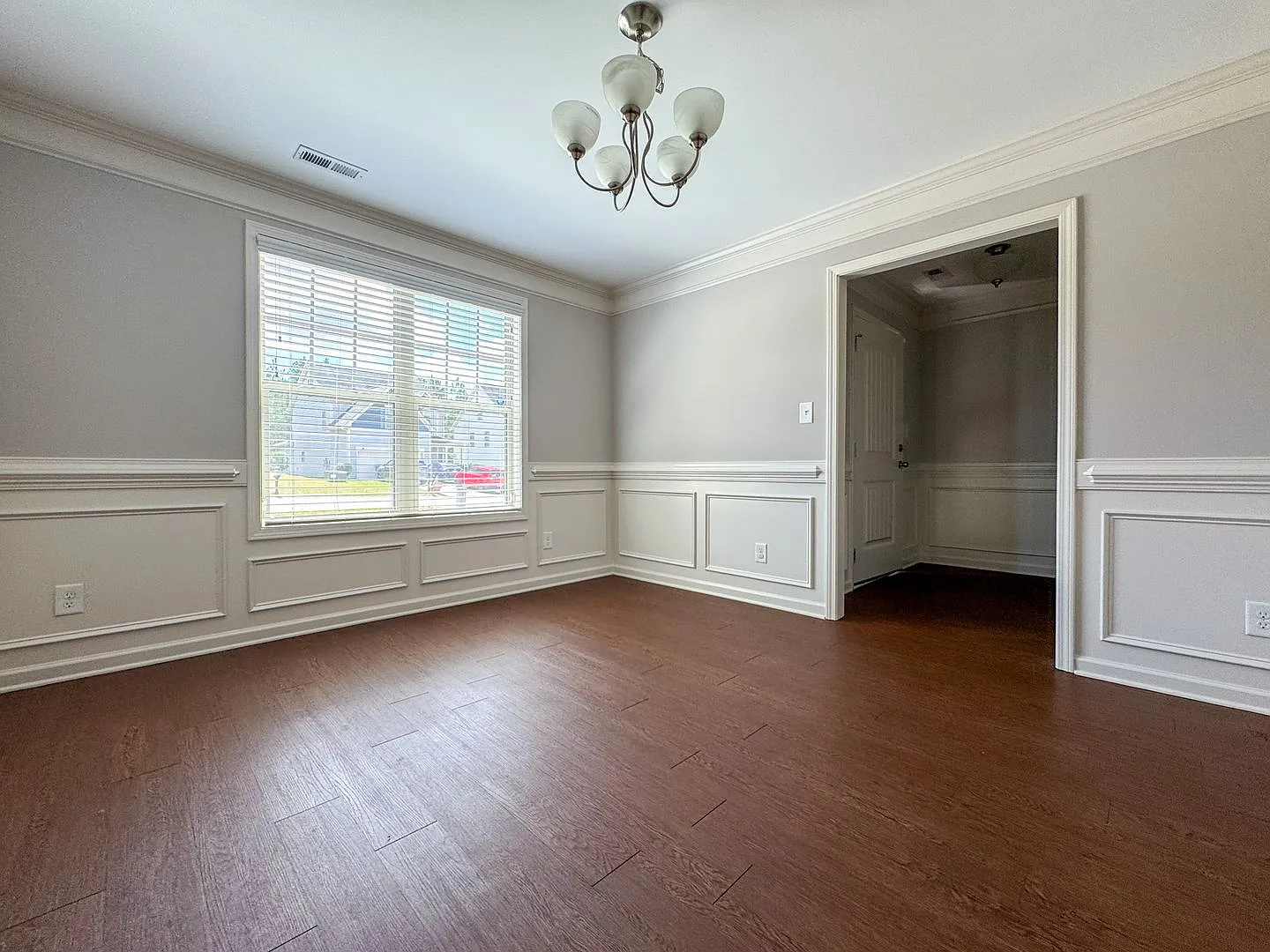 Lovely 3 Bed 2.5 Bath Home in Lextington Plantation — Photo 2