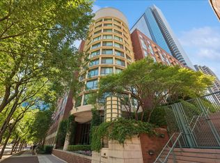 440 N McClurg Ct APT 512, Chicago, IL 60611