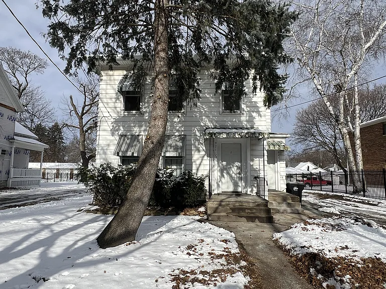 921 W Grand Ave — Photo 26