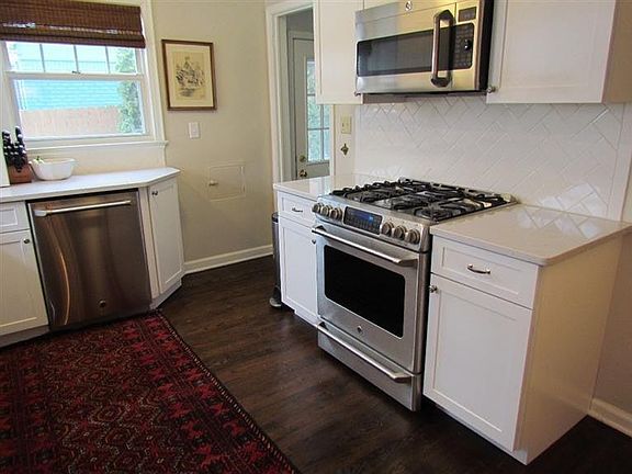 4th image of 1003 Hutchins Ave