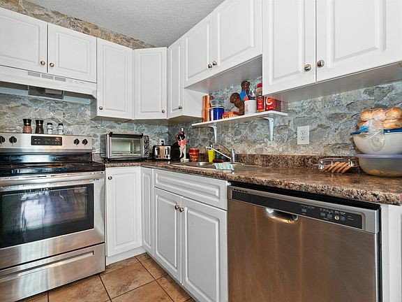 3rd image of 46260 Harford St #7