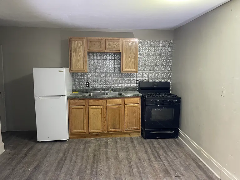 108 Miller St #1 — Photo 9